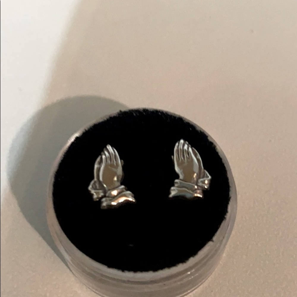 Praying hands silver studs